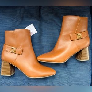 Liz Claiborne brown faux leather ankle boots size 9 NEW!